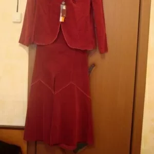 Новый женский костюм,  цвет бордо,  р-р 50-52  