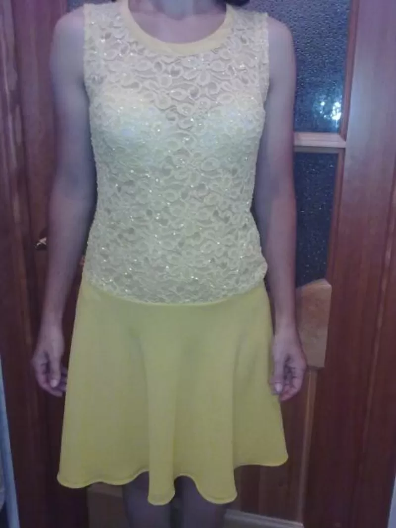 Платье ярко-желтое из гипюра с юбкой полу-солнце р-р 44 на рост 160-16